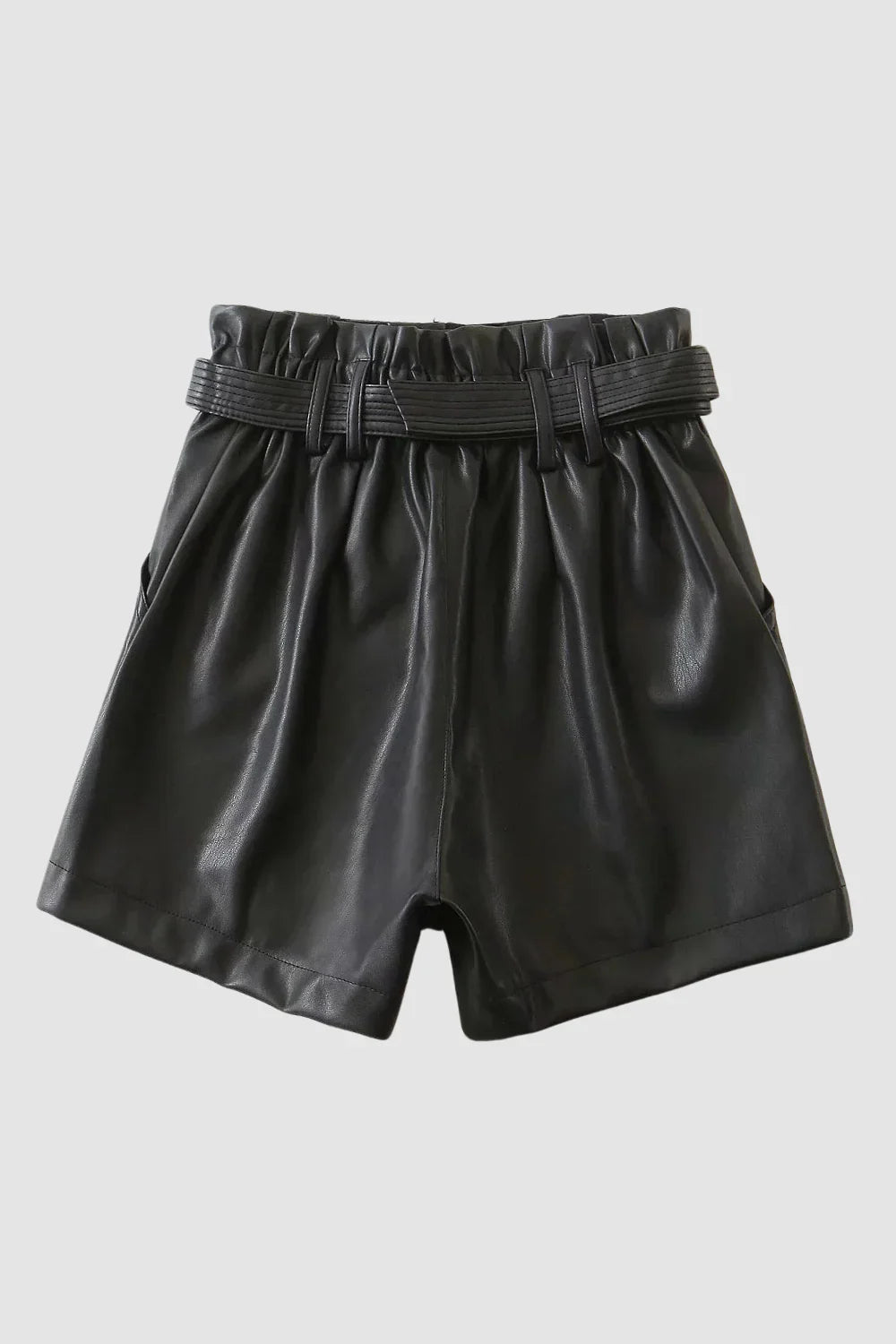 Short Feminino de Couro Preto