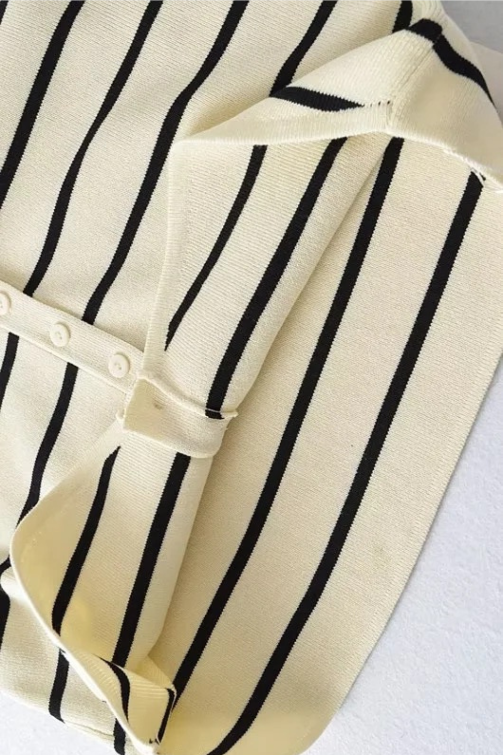 Colete Feminino Listrado Bordado