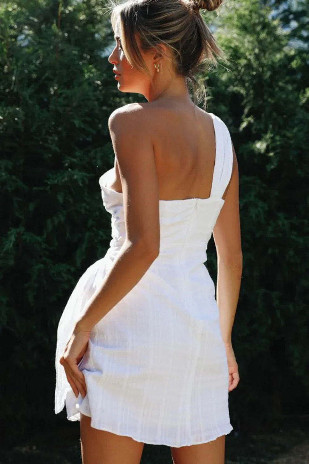 Vestido Curto Feminino de Ombro