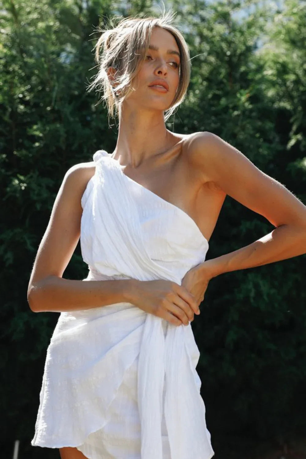 Vestido Curto Feminino de Ombro