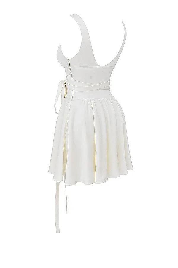 Vestido Curto Decotado