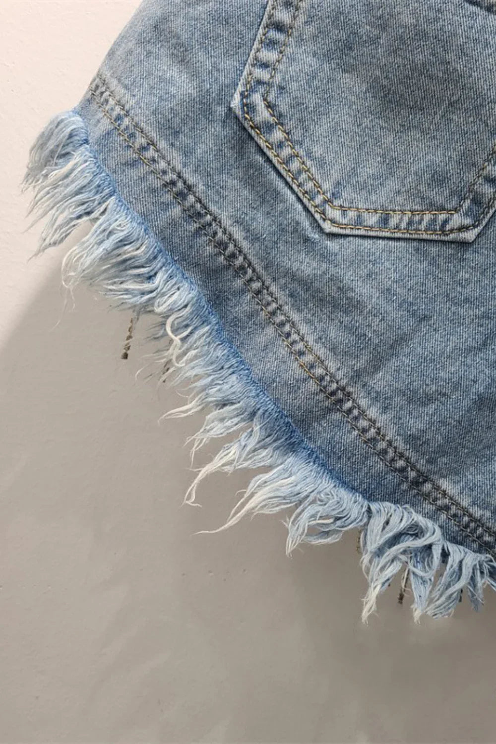 Short Jeans Feminino Strass