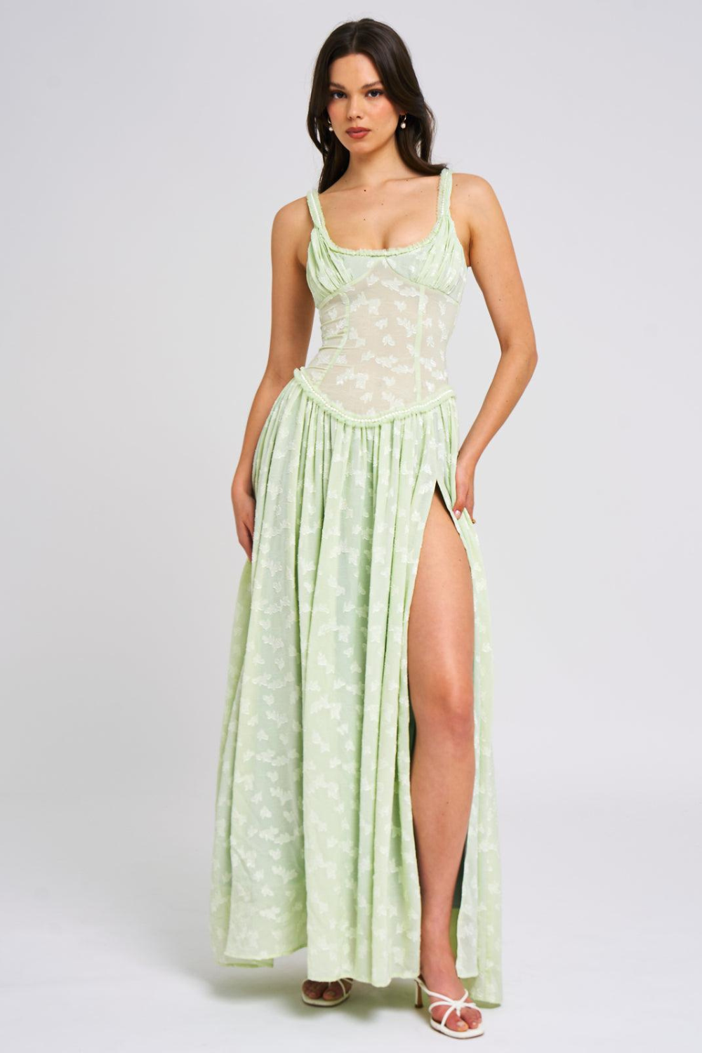 Vestido Longo Bordado Trevo